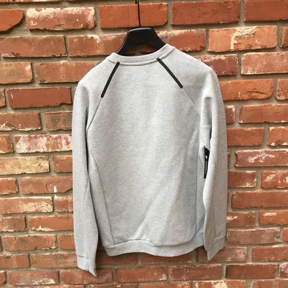 Nike Performance Sweatshirt - Picture 2 of 5